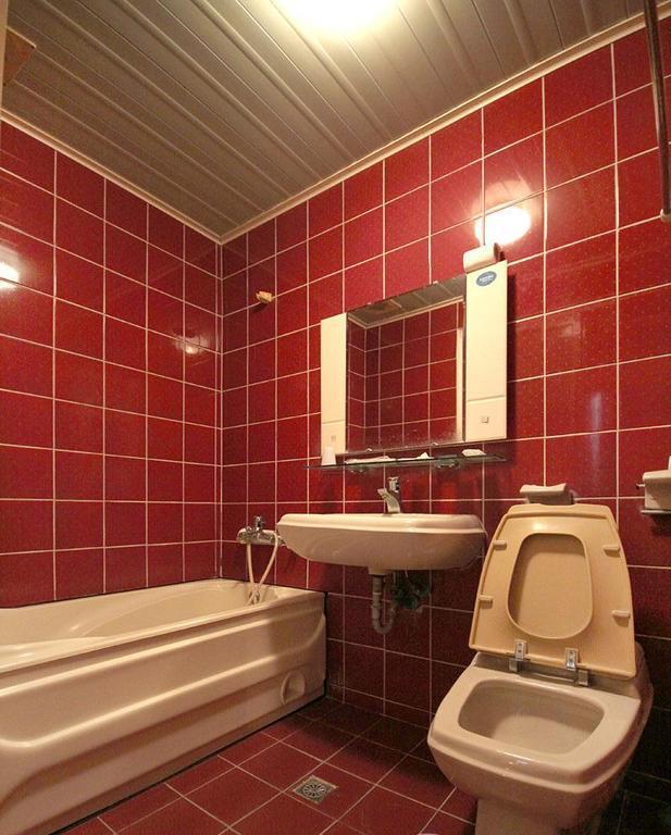 Broadway Hotel Taichung Bagian luar foto